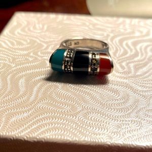 A sterling silver ring w/ marcasites size 7- 7.5